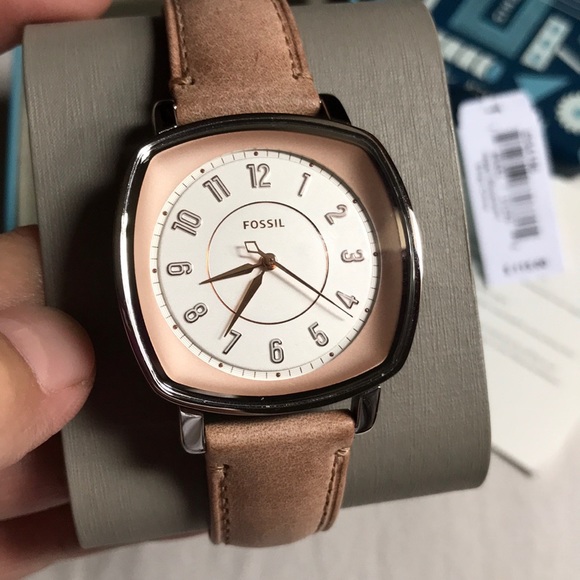 ❌SOLD❌ FOSSIL WATCH - Picture 2 of 4